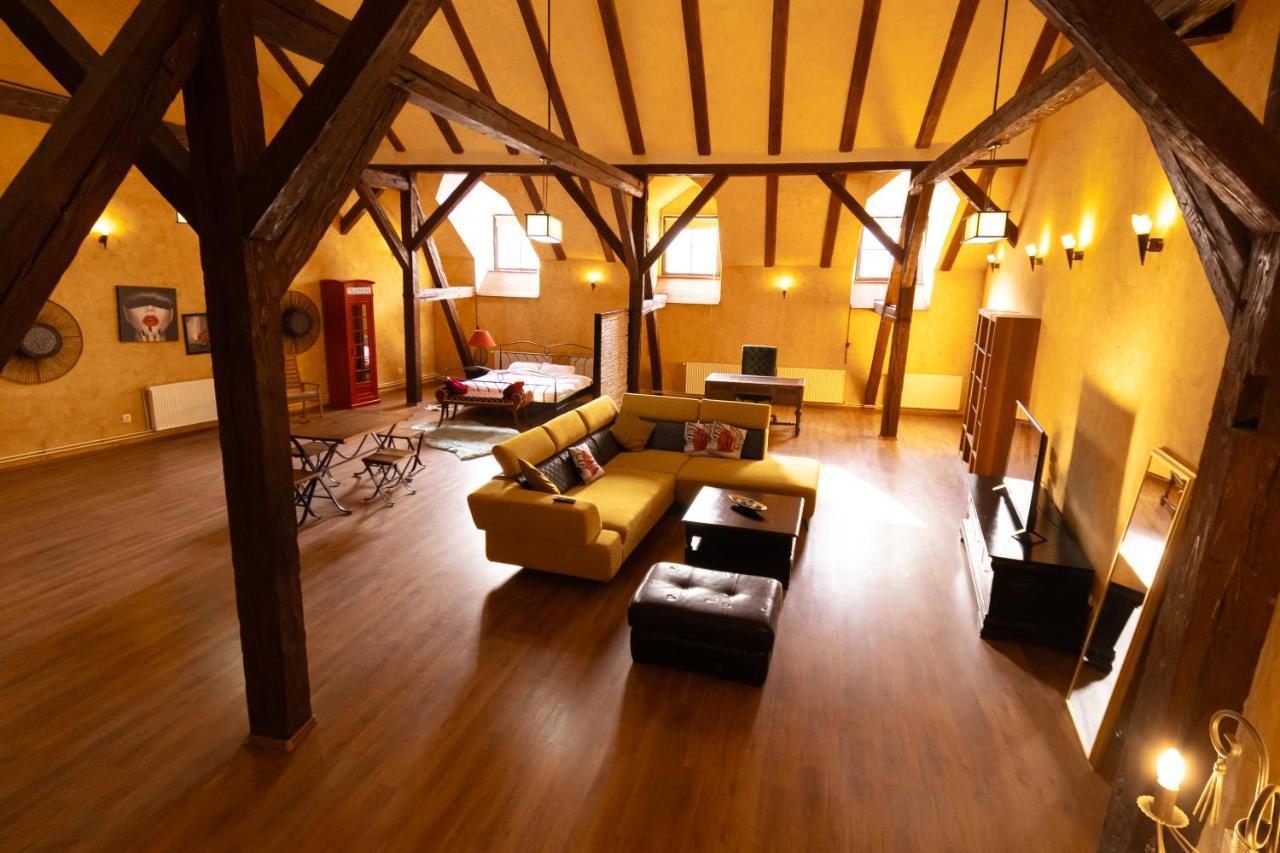 The Attic - Large Open-Space In The Old Town Of Brasov, Minutes Away From The Black Church Kültér fotó