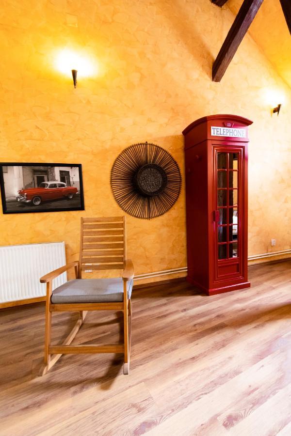 The Attic - Large Open-Space In The Old Town Of Brasov, Minutes Away From The Black Church Kültér fotó